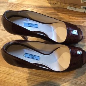 A brand new Prada pump